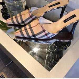 Burberry slides
